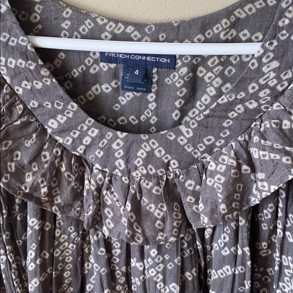 French Connection 👚 Brown Geometric Sleevele… - Picture 3 of 3
